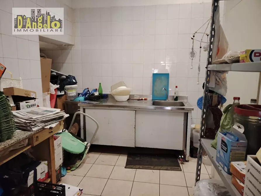 Immagine 5 di Locale commerciale in vendita  in via borgo gabribaldi a Castignano