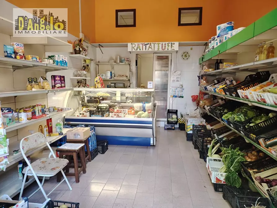 Immagine 2 di Locale commerciale in vendita  in via borgo gabribaldi a Castignano