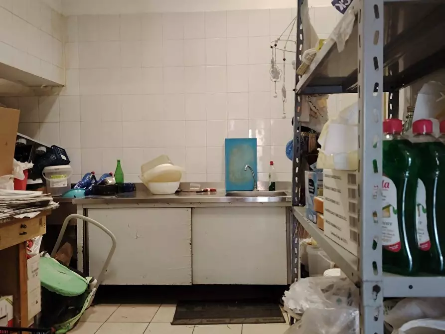 Immagine 4 di Locale commerciale in vendita  in via borgo gabribaldi a Castignano