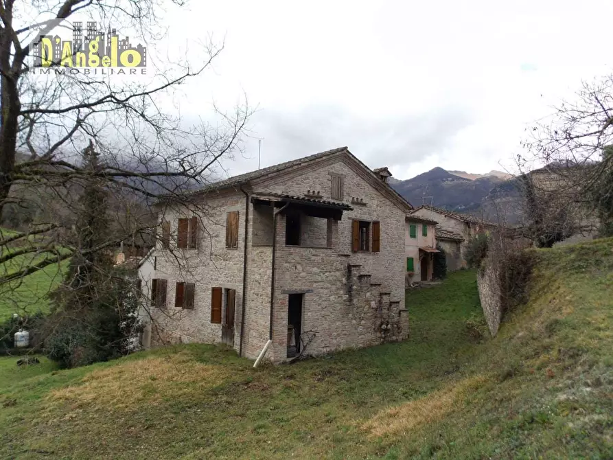 Immagine 3 di Villa in vendita  a Sarnano