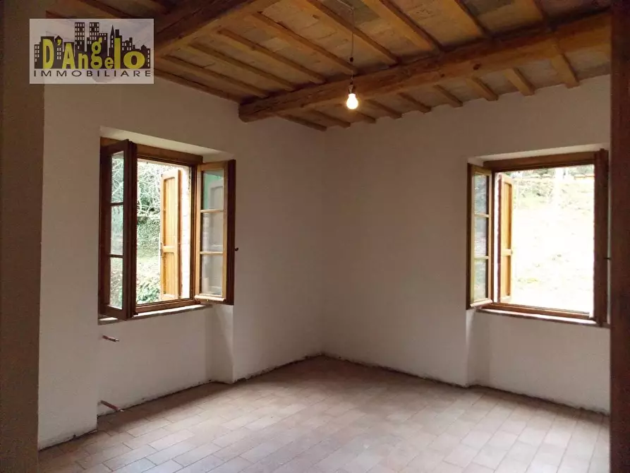 Immagine 28 di Villa in vendita  a Sarnano