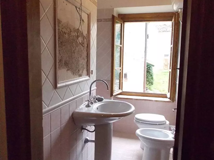 Immagine 31 di Villa in vendita  a Sarnano