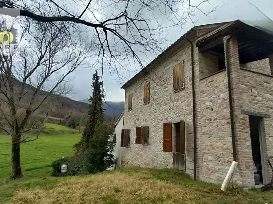 Immagine 38 di Villa in vendita  a Sarnano