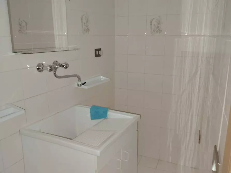 Immagine 10 di Villetta a schiera in vendita  in Piazza Vittorio Emanuele II 10 a Palmiano