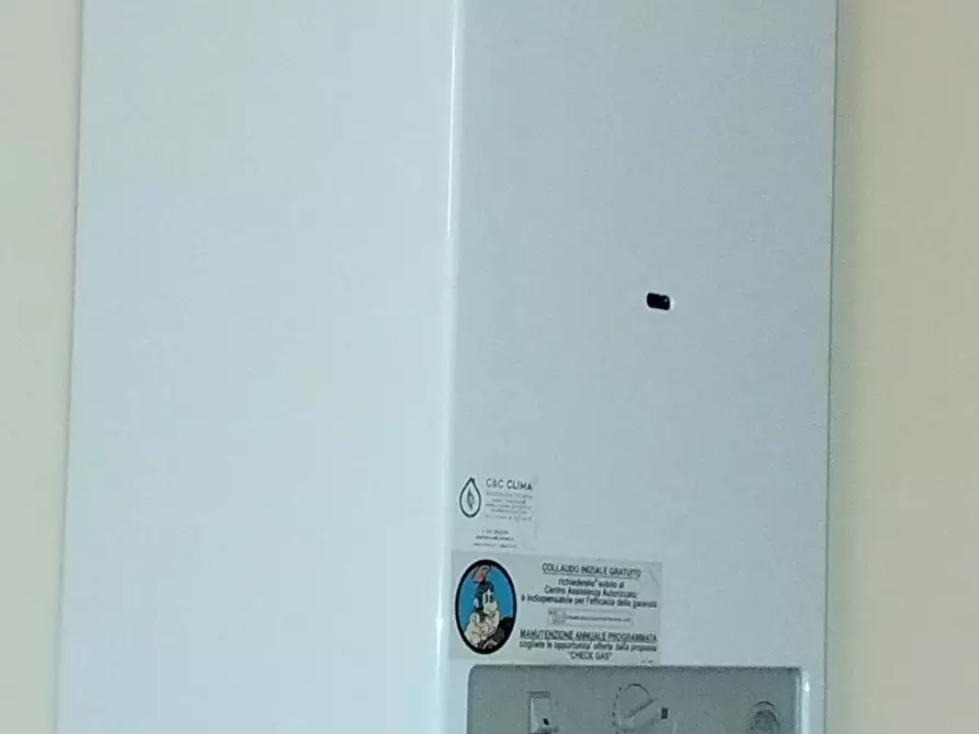 Immagine 8 di Casa indipendente in vendita  in Via Morelli a Montalto Delle Marche