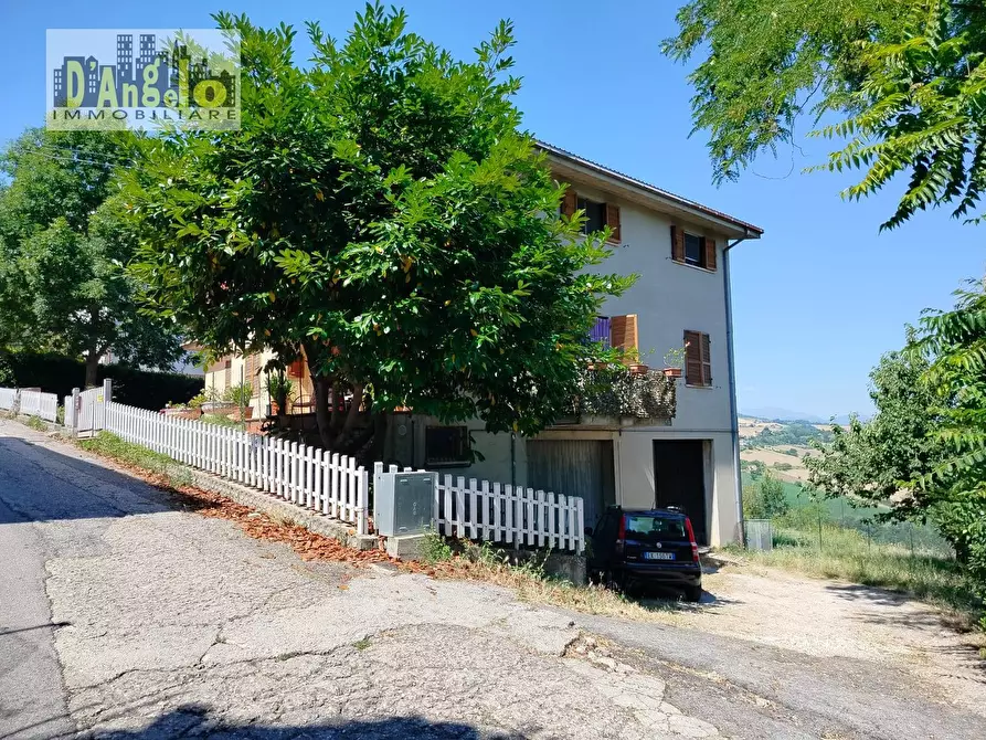 Immagine 3 di Casa indipendente in vendita  in Via Crocifisso 45 a Castignano