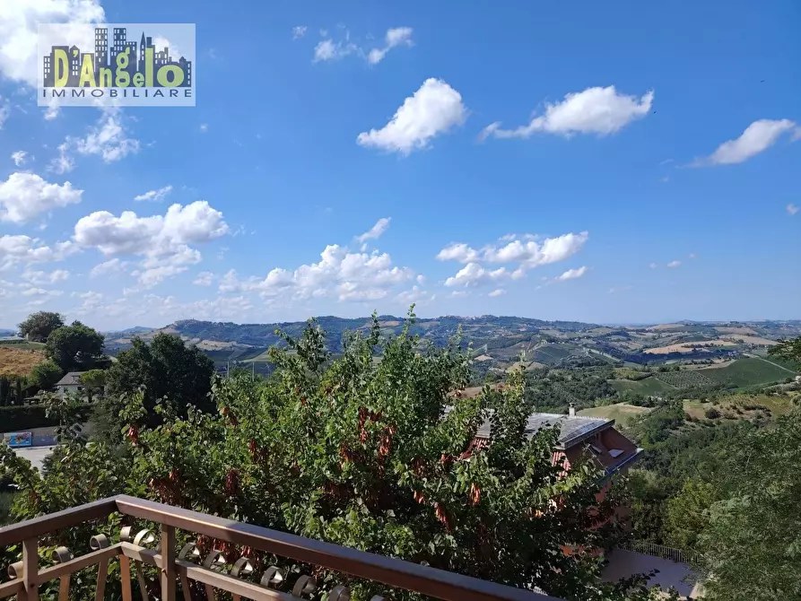 Immagine 2 di Casa semindipendente in vendita  in Contrada Santa Giuliana a Castignano