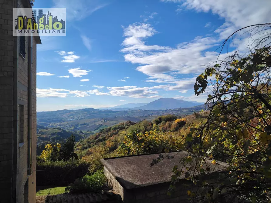 Immagine 4 di Appartamento in vendita  in Contrada Monti 3 a Montalto Delle Marche