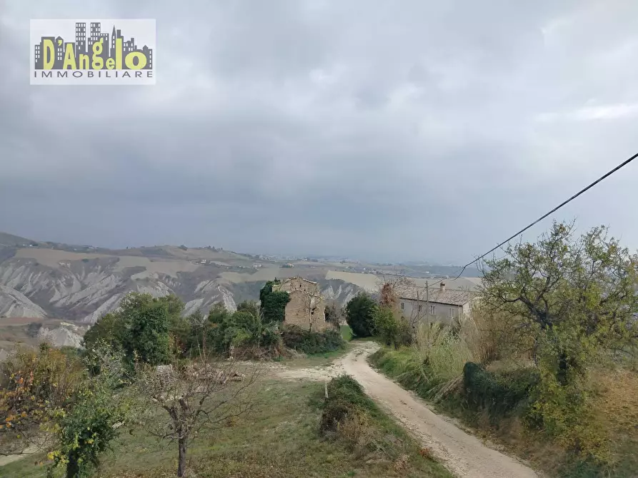 Immagine 17 di Rustico / casale in vendita  in Contrada Castiglioni 67 a Offida