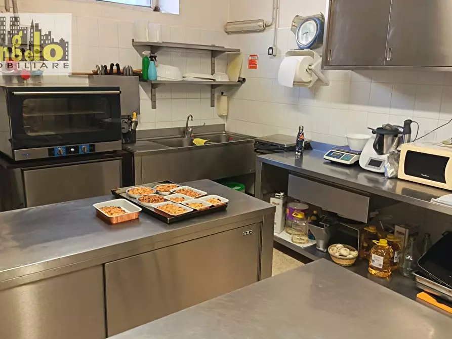 Immagine 10 di Attività commerciale in vendita  in Via Roma 6/A a Offida