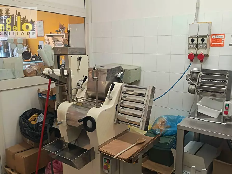Immagine 8 di Attività commerciale in vendita  in Via Roma 6/A a Offida