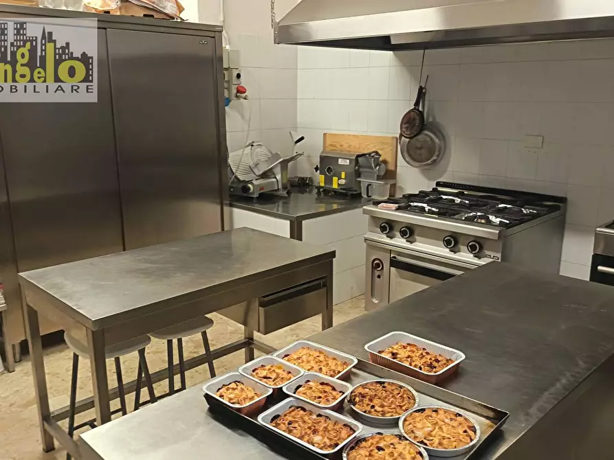Immagine 11 di Attività commerciale in vendita  in Via Roma 6/A a Offida