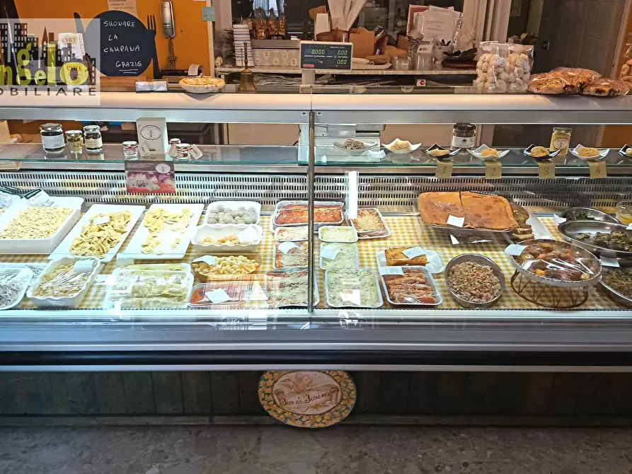 Immagine 2 di Attività commerciale in vendita  in Via Roma 6/A a Offida