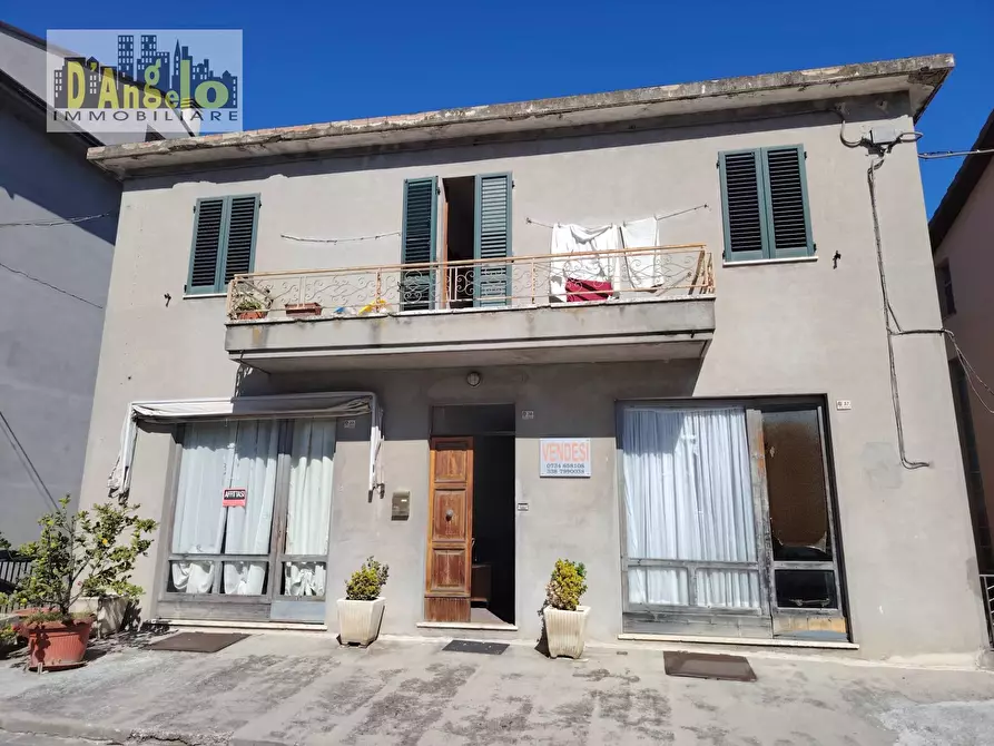 Immagine 1 di Casa indipendente in vendita  in Piazza Costantino Tamanti 35/36/37 a Petritoli