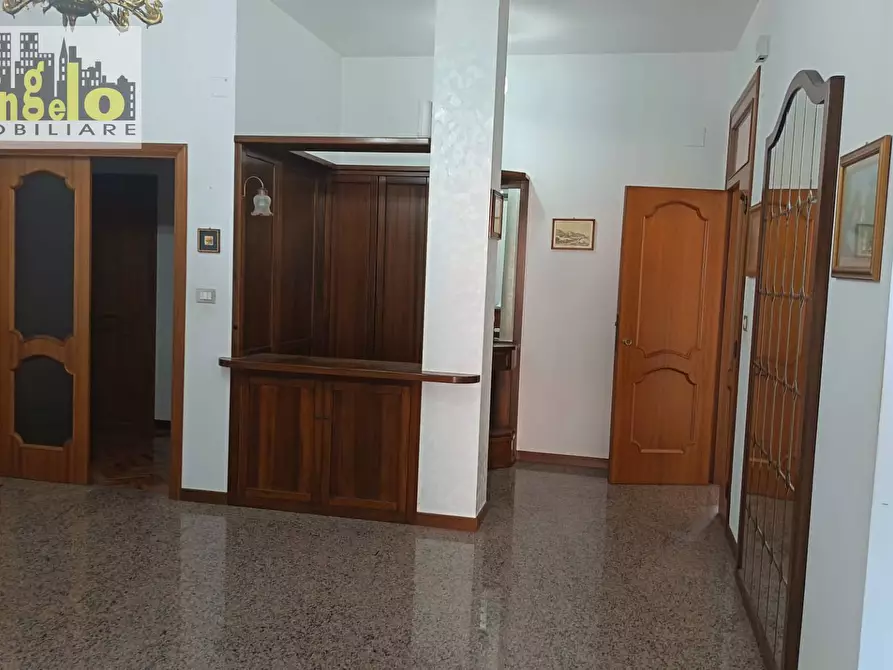Immagine 11 di Appartamento in vendita  a Castorano