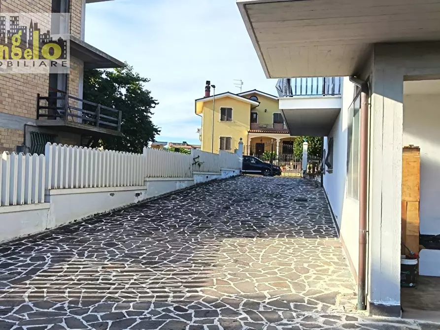 Immagine 24 di Appartamento in vendita  a Castorano