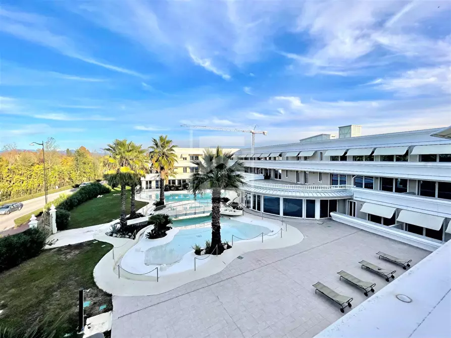 Immagine 27 di Appartamento in vendita  in aureliano a Desenzano Del Garda