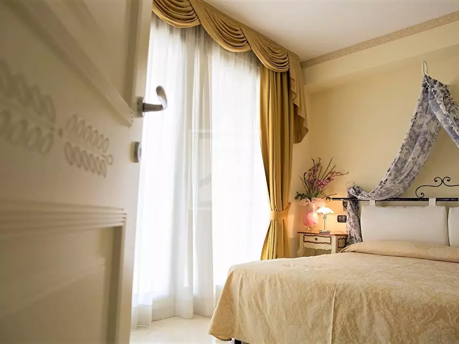 Immagine 6 di Appartamento in vendita  in aureliano a Desenzano Del Garda