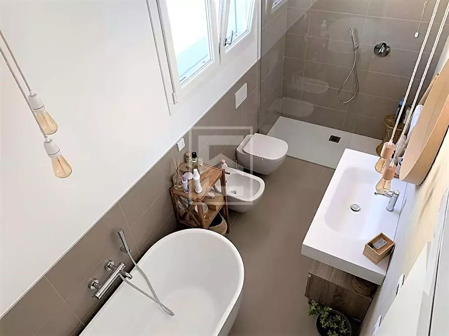 Immagine 24 di Villa in vendita  in Via Lonato a Castiglione Delle Stiviere