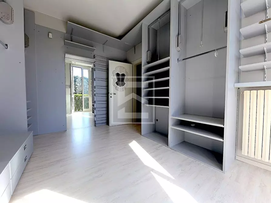 Immagine 25 di Villa in vendita  in via Lungo Lago Cesare Battisti a Desenzano Del Garda