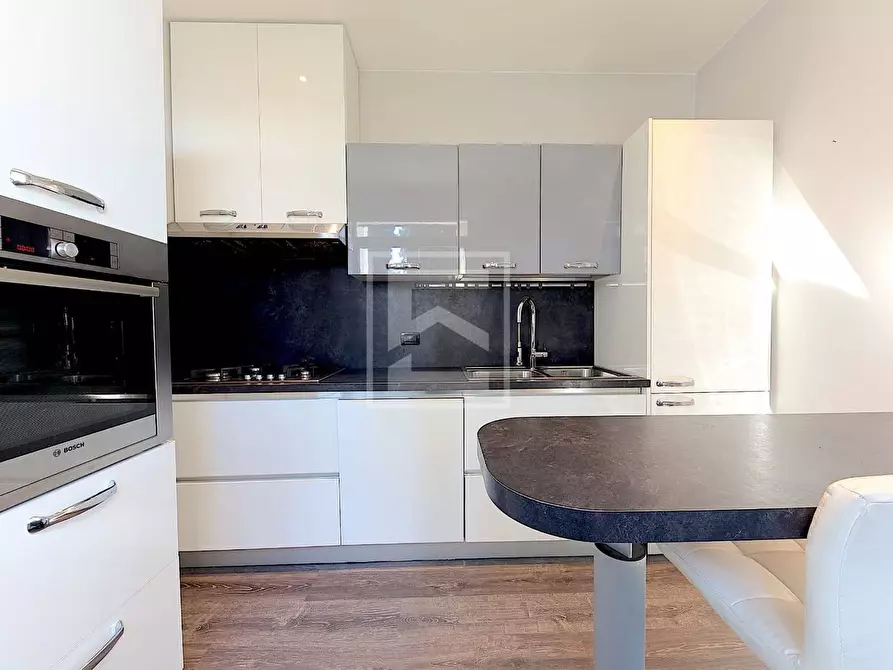 Immagine 26 di Villa in vendita  in via Lungo Lago Cesare Battisti a Desenzano Del Garda