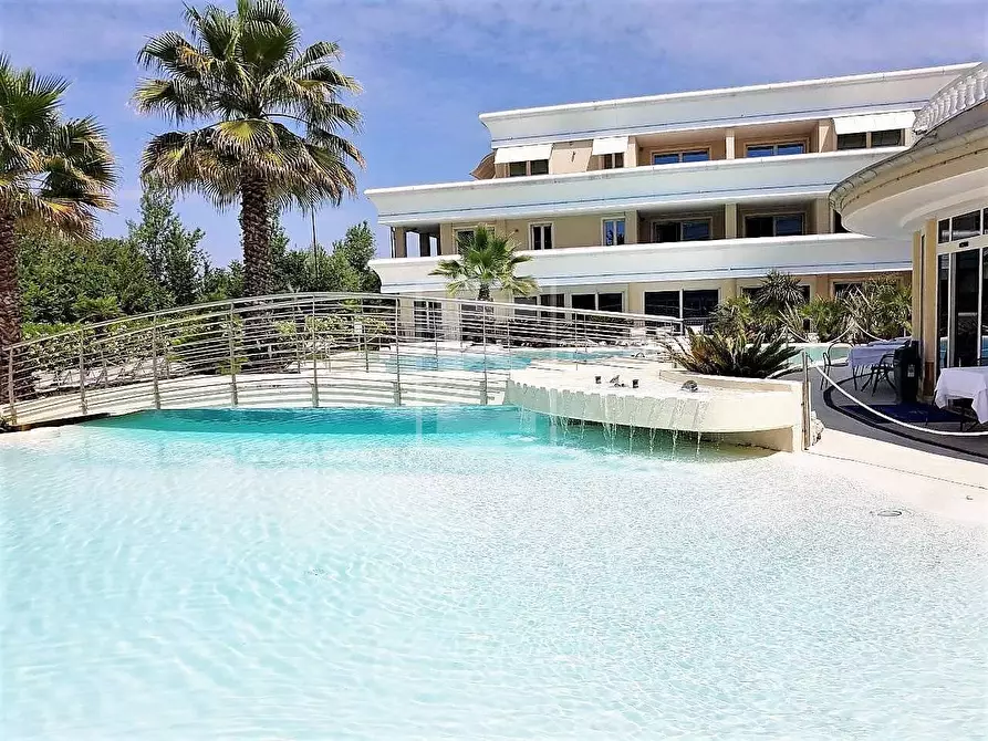 Immagine 18 di Appartamento in vendita  in via aureliano a Desenzano Del Garda