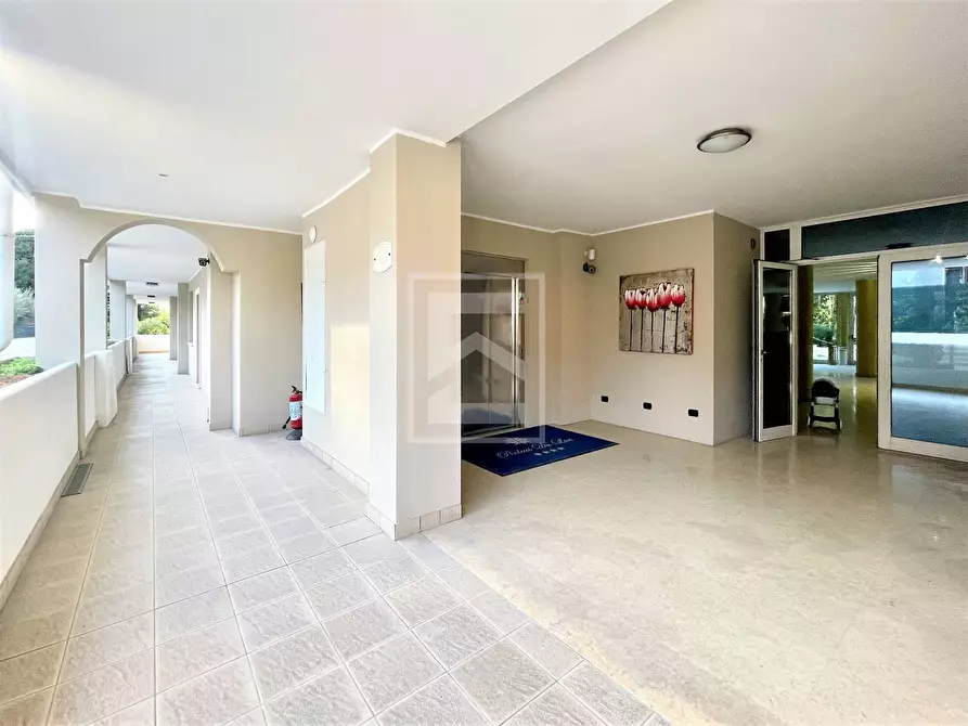 Immagine 14 di Appartamento in vendita  in via aureliano a Desenzano Del Garda