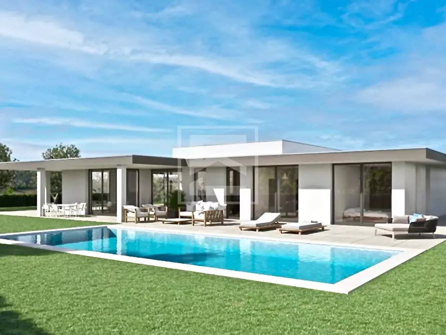 Immagine 5 di Villa in vendita  in Via Lavagnone a Desenzano Del Garda