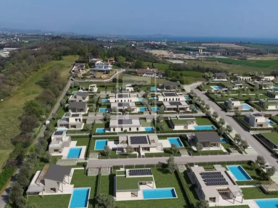 Immagine 23 di Villa in vendita  in Via Lavagnone a Desenzano Del Garda