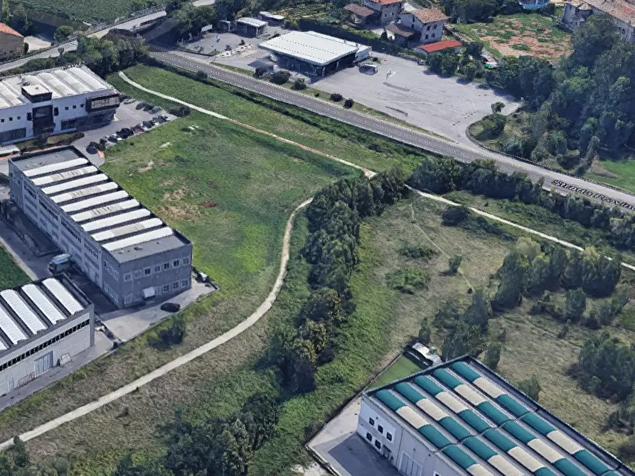 Immagine 2 di Locale commerciale in vendita  in Viale Artigiani a Desenzano Del Garda