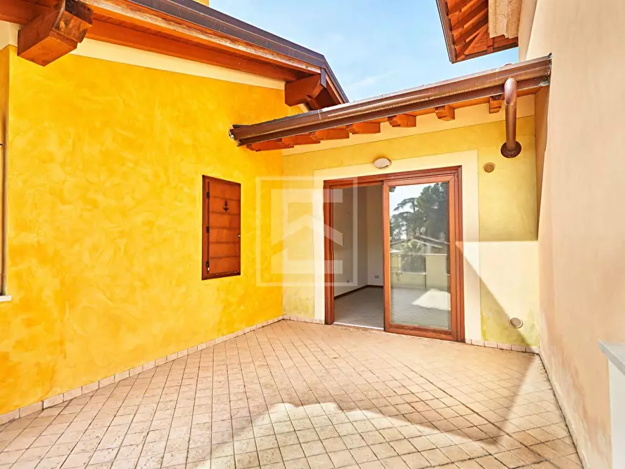 Immagine 1 di Appartamento in vendita  in LUNGOLAGO ZANARDELLI 70 a Toscolano-Maderno