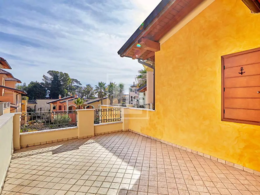 Immagine 2 di Appartamento in vendita  in LUNGOLAGO ZANARDELLI 70 a Toscolano-Maderno