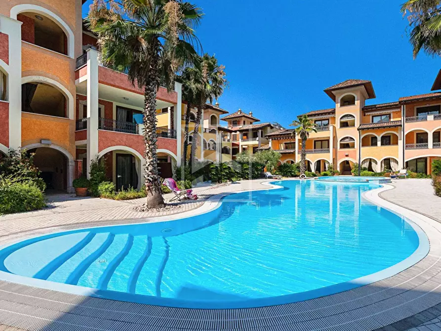 Immagine 1 di Appartamento in vendita  in LUNGOLAGO ZANARDELLI 70 a Toscolano-Maderno