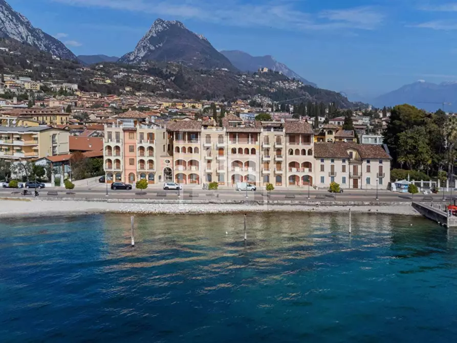 Immagine 12 di Appartamento in vendita  in LUNGOLAGO ZANARDELLI 70 a Toscolano-Maderno