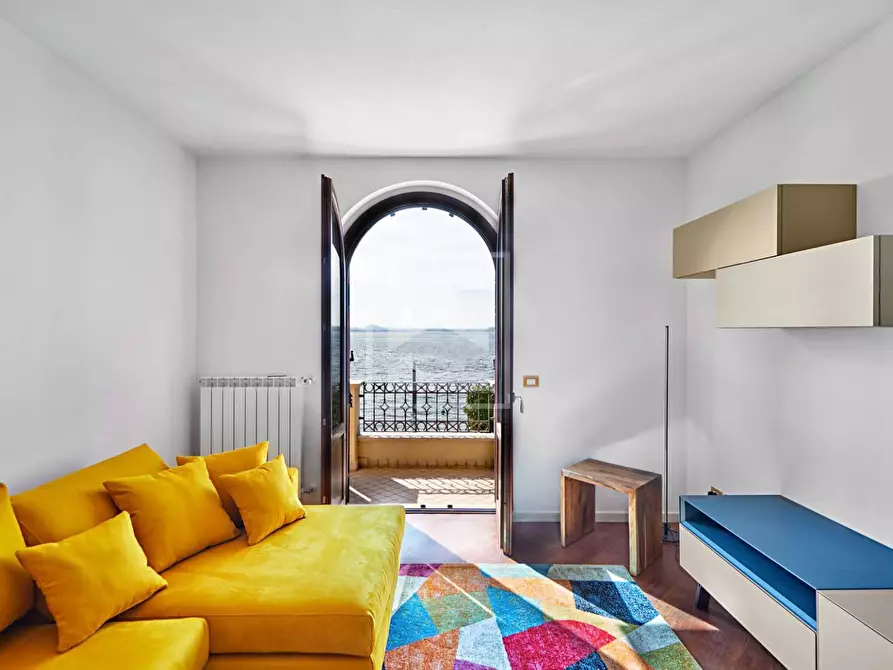 Immagine 10 di Appartamento in vendita  in LUNGOLAGO ZANARDELLI 70 a Toscolano-Maderno