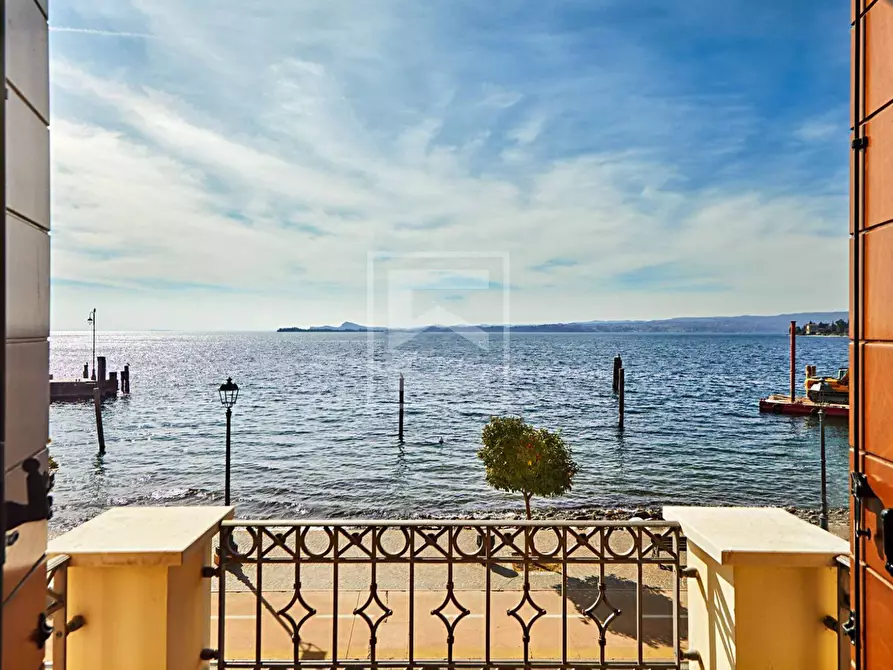 Immagine 1 di Appartamento in vendita  in LUNGOLAGO ZANARDELLI 70 a Toscolano-Maderno