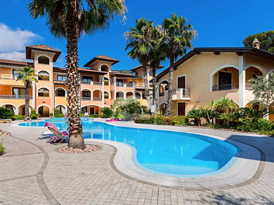 Immagine 14 di Appartamento in vendita  in LUNGOLAGO ZANARDELLI 70 a Toscolano-Maderno