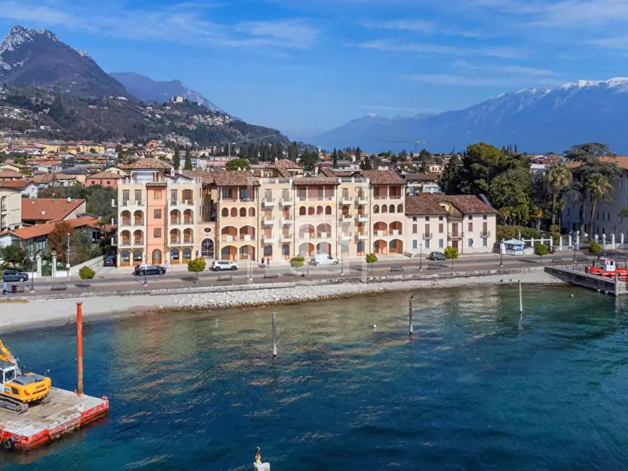 Immagine 17 di Appartamento in vendita  in LUNGOLAGO ZANARDELLI 70 a Toscolano-Maderno