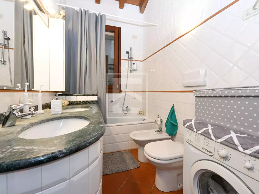 Immagine 12 di Appartamento in vendita  in Località Sermana 1 a Peschiera Del Garda