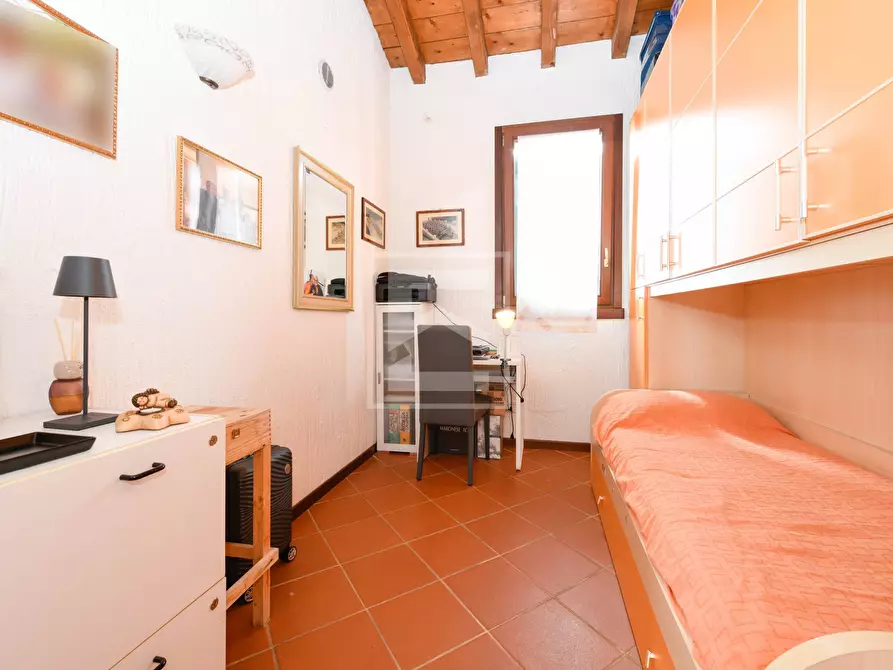 Immagine 13 di Appartamento in vendita  in Località Sermana 1 a Peschiera Del Garda