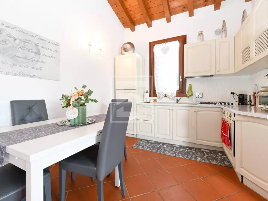Immagine 6 di Appartamento in vendita  in Località Sermana 1 a Peschiera Del Garda