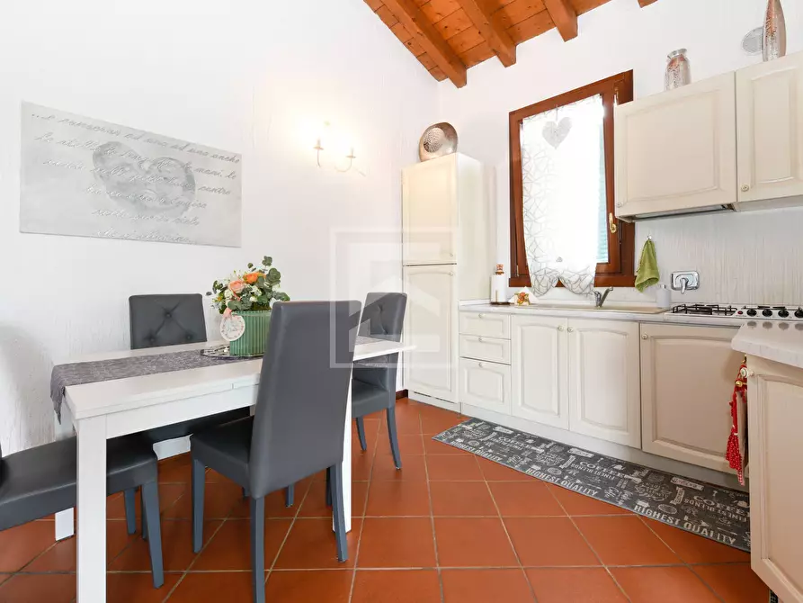 Immagine 15 di Appartamento in vendita  in Località Sermana 1 a Peschiera Del Garda