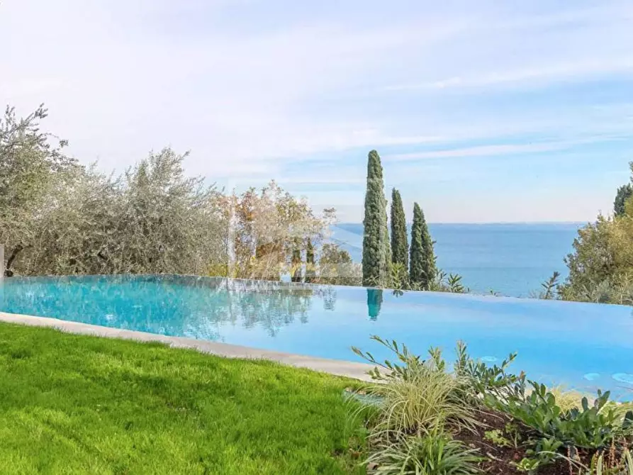 Immagine 25 di Villa in vendita  in Via Cavour a Padenghe Sul Garda