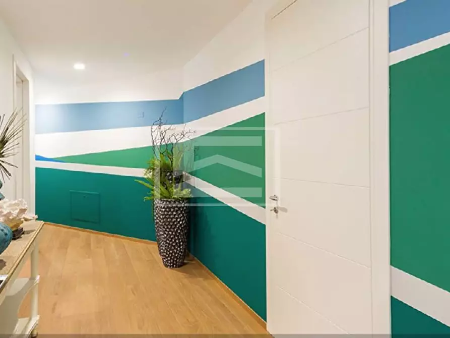 Immagine 28 di Villa in vendita  in Via Cavour a Padenghe Sul Garda