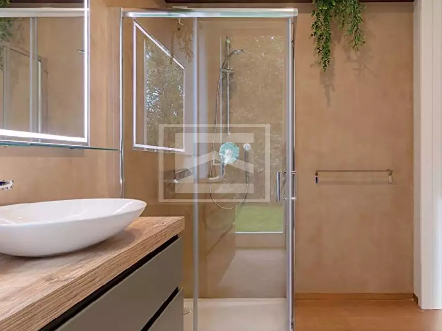 Immagine 36 di Villa in vendita  in Via Cavour a Padenghe Sul Garda