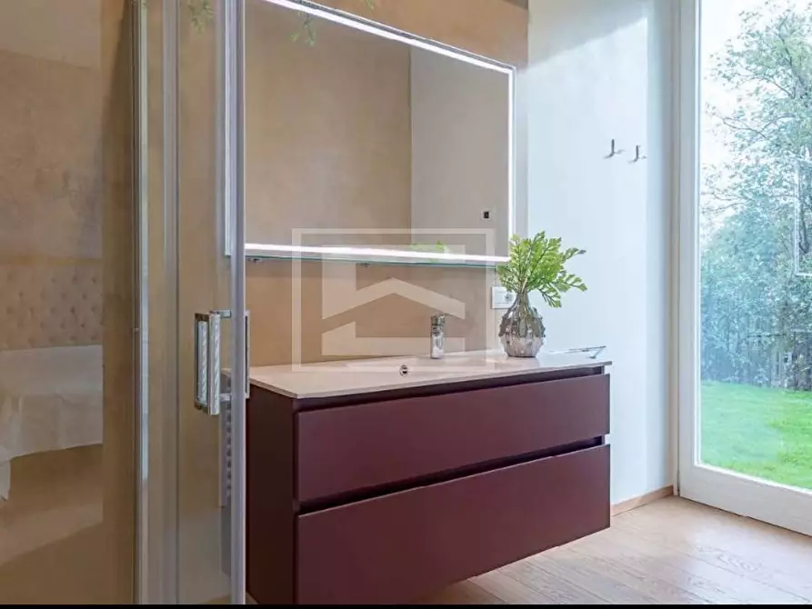 Immagine 40 di Villa in vendita  in Via Cavour a Padenghe Sul Garda