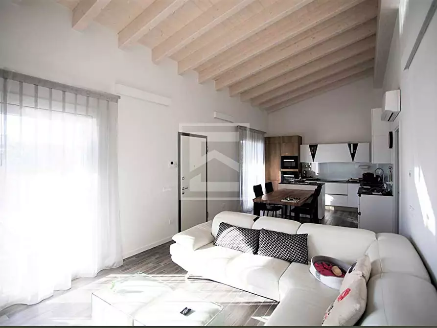 Immagine 14 di Villa in vendita  in Via Villabella a Affi