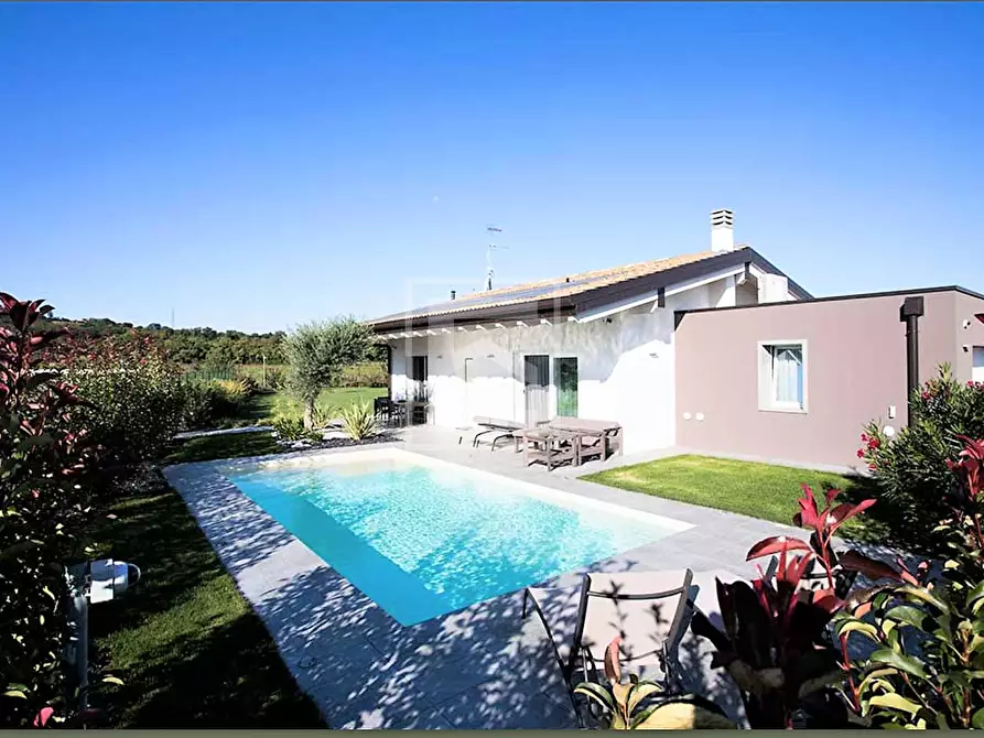 Immagine 10 di Villa in vendita  in Via Villabella a Affi