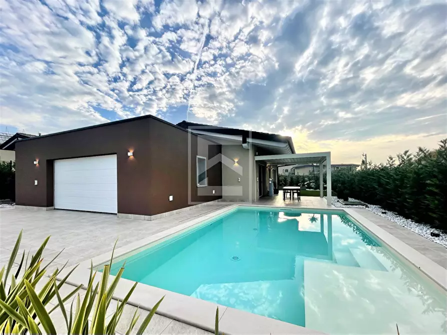 Immagine 12 di Villa in vendita  in Via Villabella a Affi