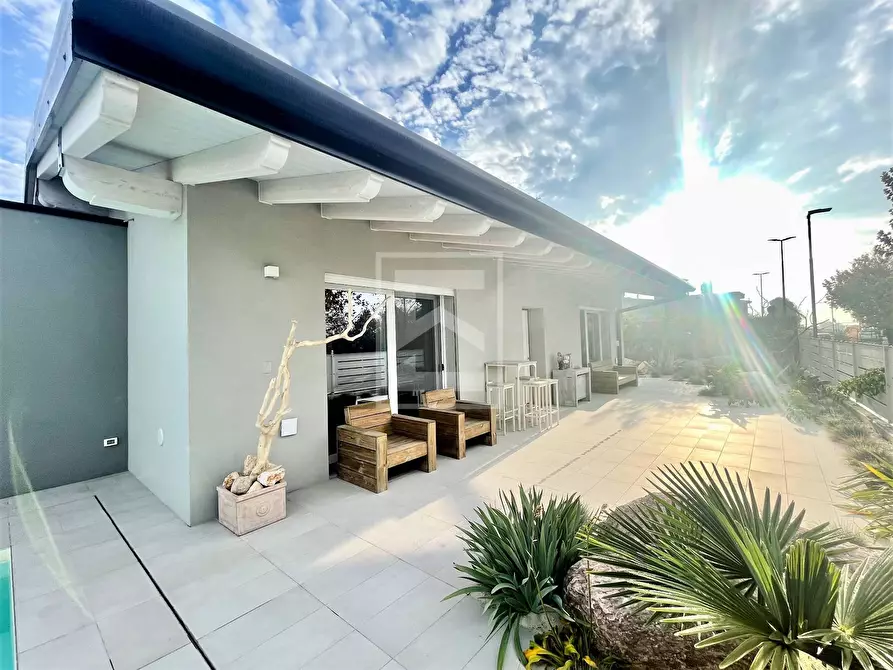 Immagine 5 di Villa in vendita  in VIALE ROMA a Lonato del Garda